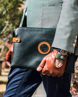THE OUTLIERMAN document cases GLOBETROTTER - Full-grain Leather Document Case - British Green/Tan