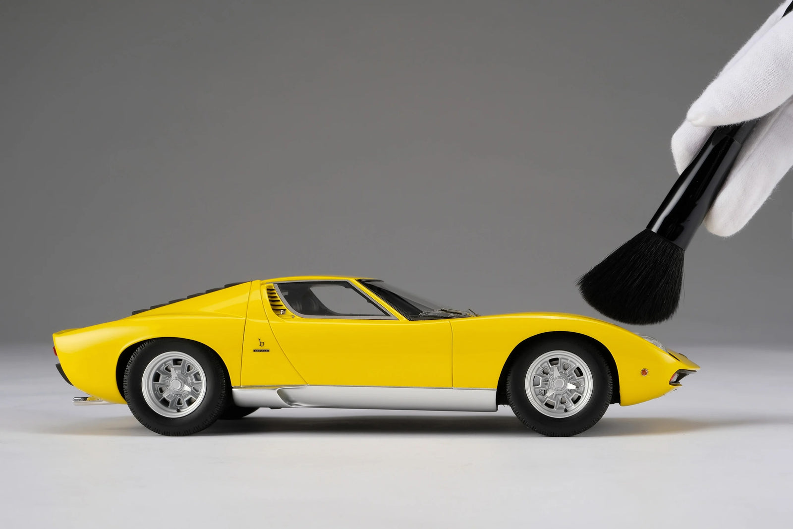 京商 ランボルギーニ Miura P400 SV 1/18 AUTOart 1/18 Kyosho Lamborghini Miura P400 SV (Red) Diecast Car