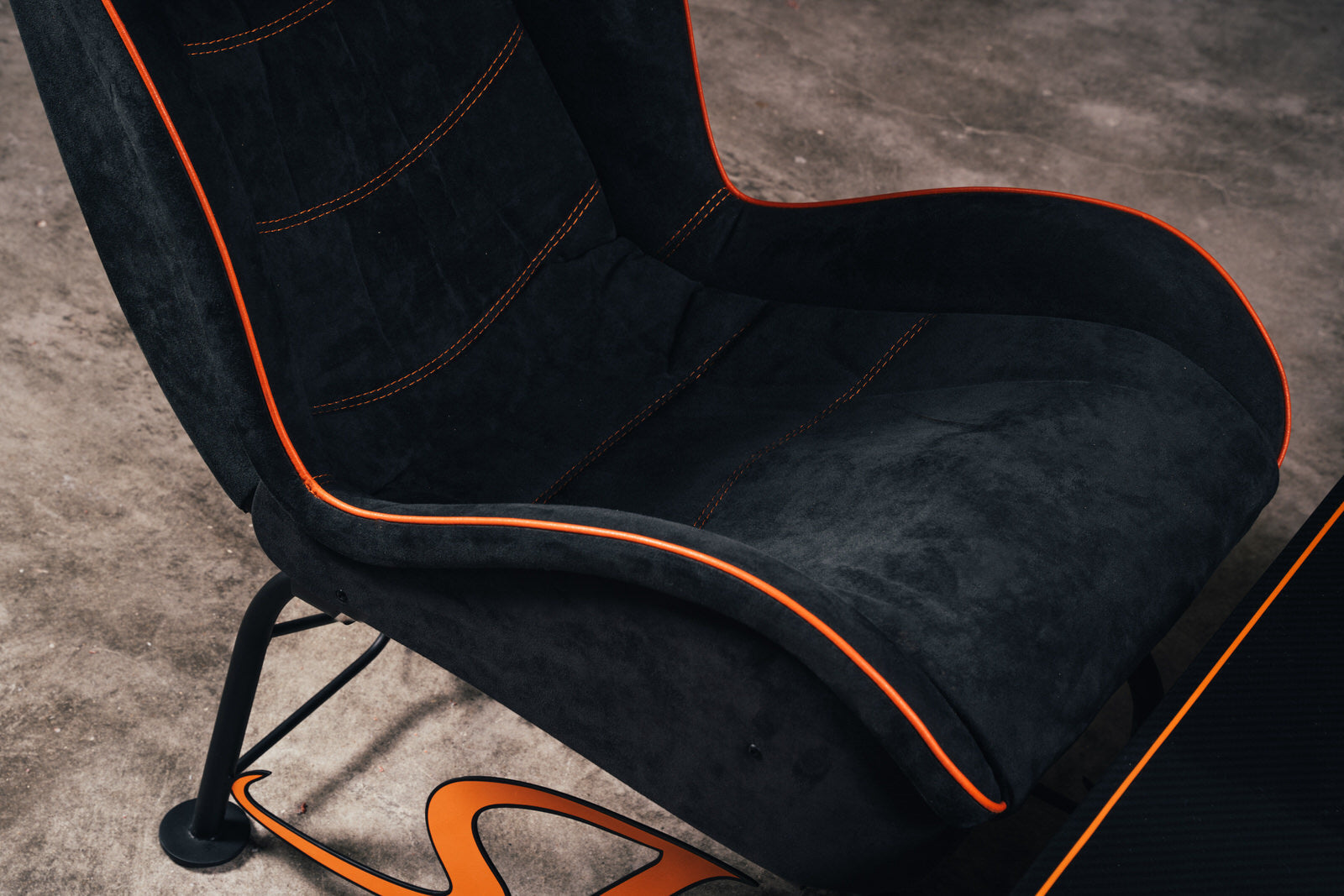 Lamborghini Diablo SV Table and Chairs by Halmo – CD Shop