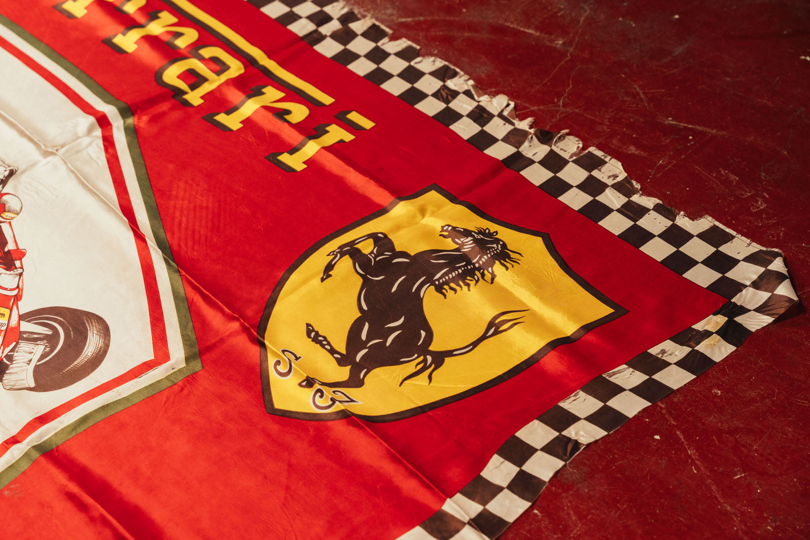 Ferrari Flag Collection by Halmo – CD Shop | Classic Driver
