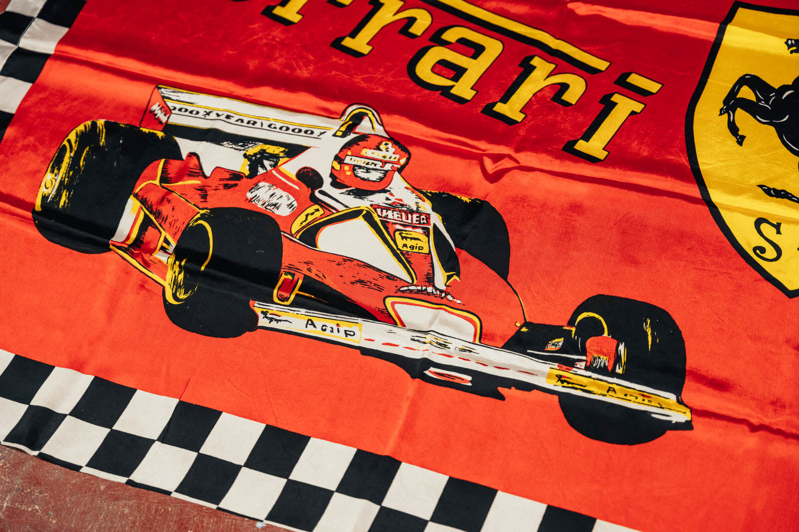 Ferrari Flag Collection by Halmo – CD Shop | Classic Driver