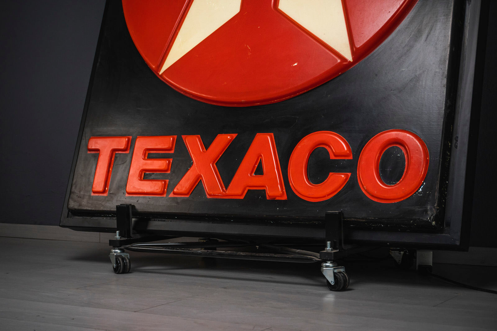 Vintage Texaco Sign 1970 by Halmo – CD Shop | Classic Driver