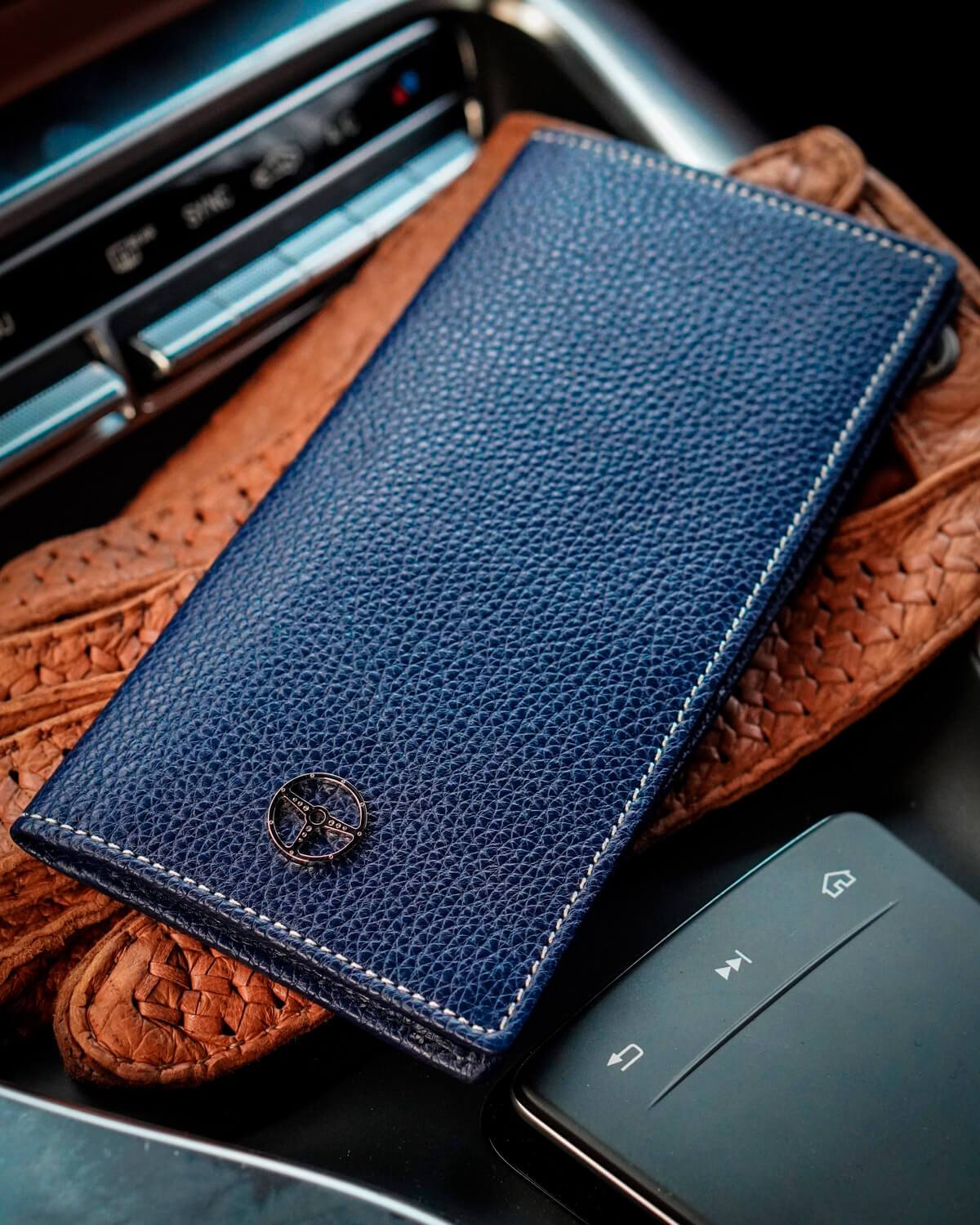 GLOBETROTTER - Full-grain Leather Long Wallet - Blue – CD Shop ...