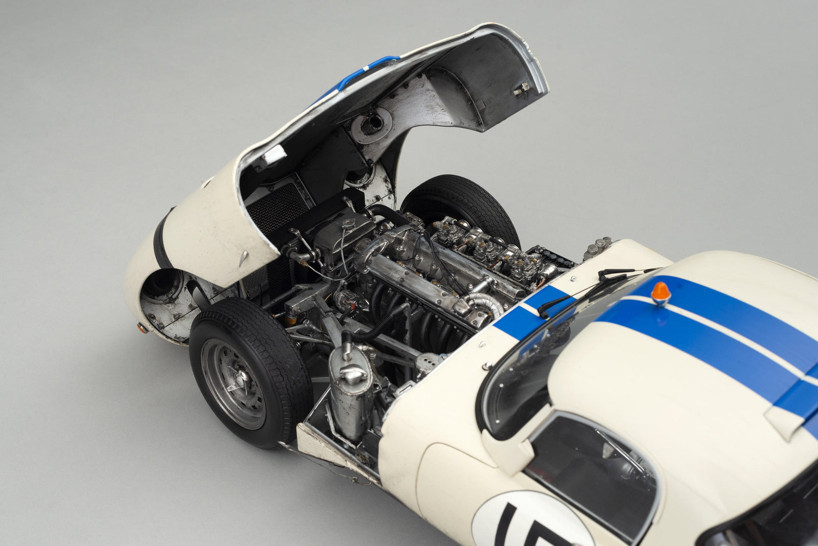 Jaguar Lightweight E-Type (Lwe) - 1963 Le Mans - Race Weathered – CD Shop |  Classic Driver