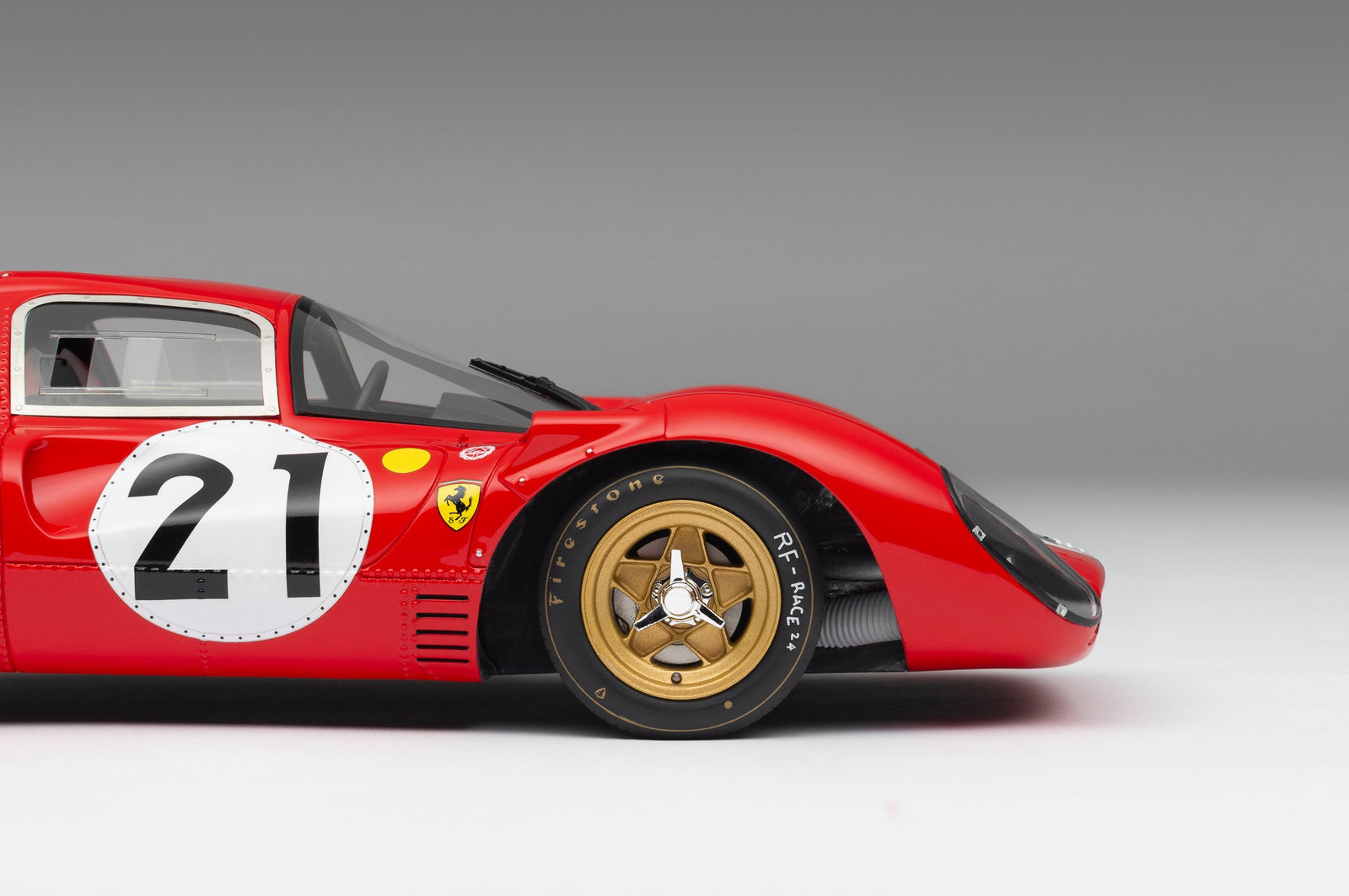 Ferrari 330 P4 at 1 18 scale CD Shop Classic Driver